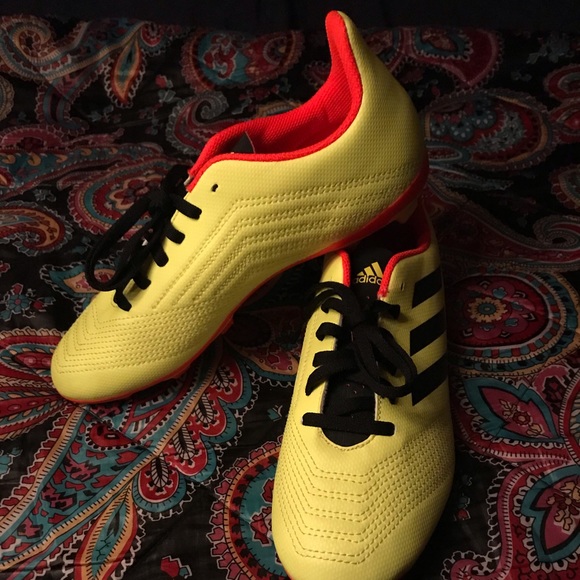Brand New Adidas Predator Soccer Cleats - Picture 1 of 4